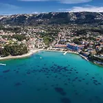 Stunning In Barbat With Wifi شقة Barbat na Rabu