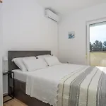 Apartment Stunning In Barbat With Wifi *