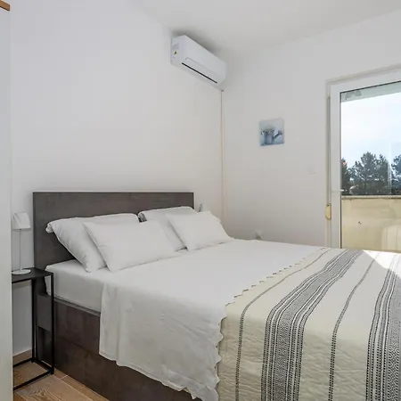 Apartamento Stunning In Barbat With Wifi *