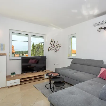 Apartamento Stunning In Barbat With Wifi